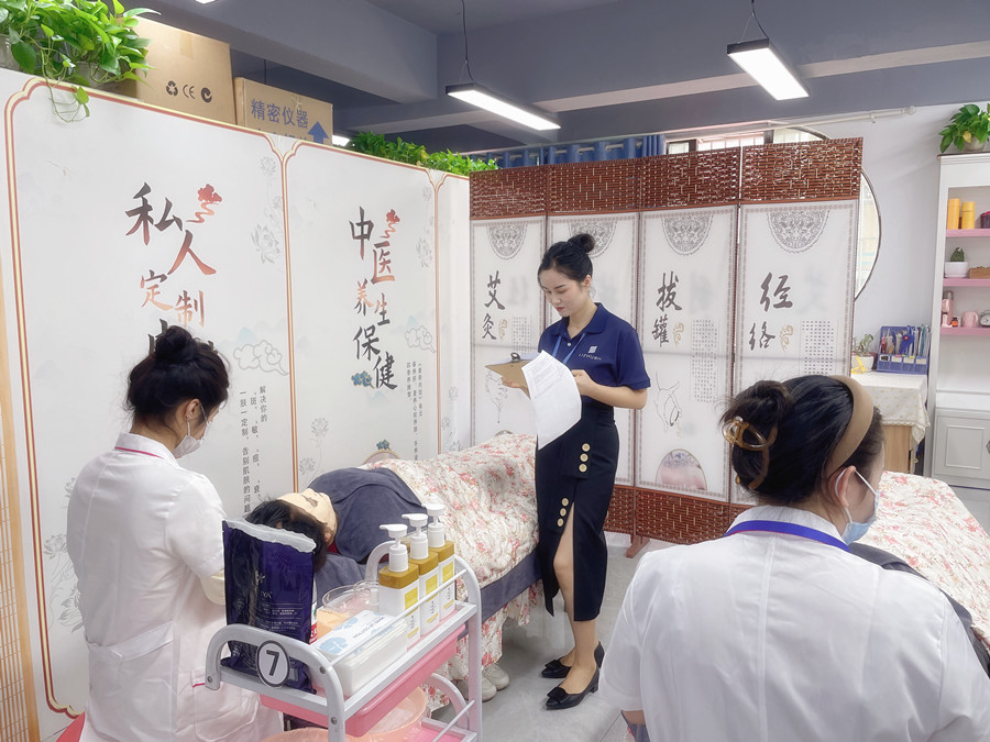 護(hù)膚品不吸收的表現(xiàn)，南寧美容護(hù)膚教學(xué)