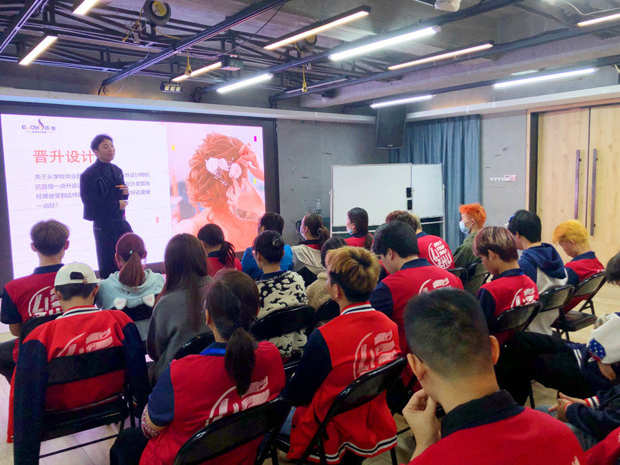 廣西美發(fā)畢業(yè)找工作：印·覺形象設(shè)計(jì)機(jī)構(gòu)專場