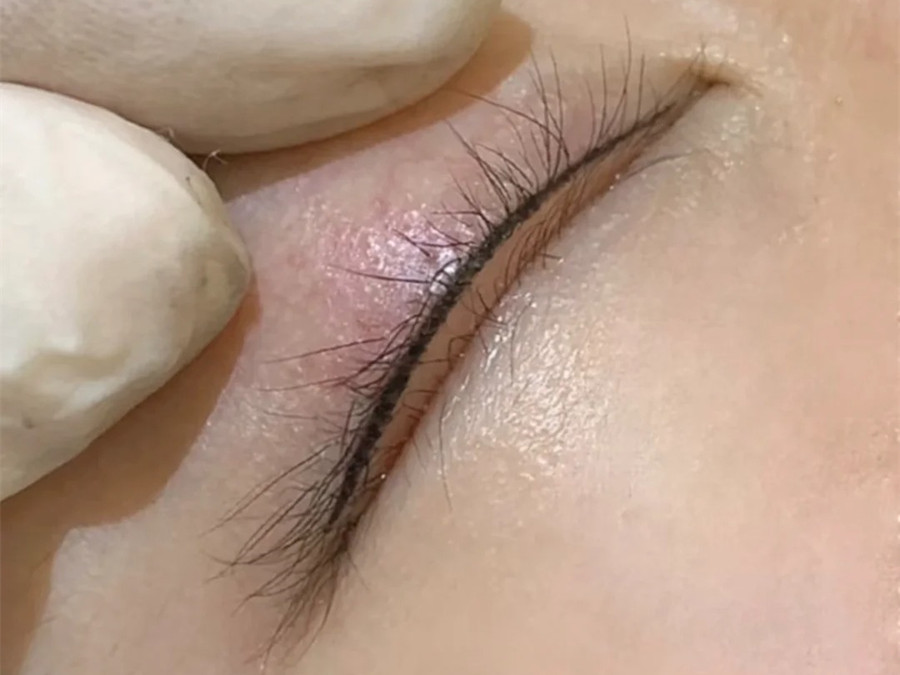 美瞳線怎樣持久保色？廣西紋繡專業(yè)技校分享