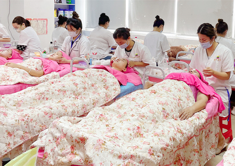 南寧皮膚管理美容：如何使用面霜護(hù)膚？