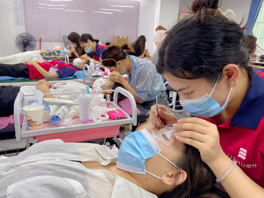 美睫師必需具備的基本功，學(xué)美睫0基礎(chǔ)