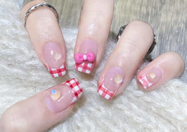 美甲控想學(xué)的格紋kitty美甲教程來啦