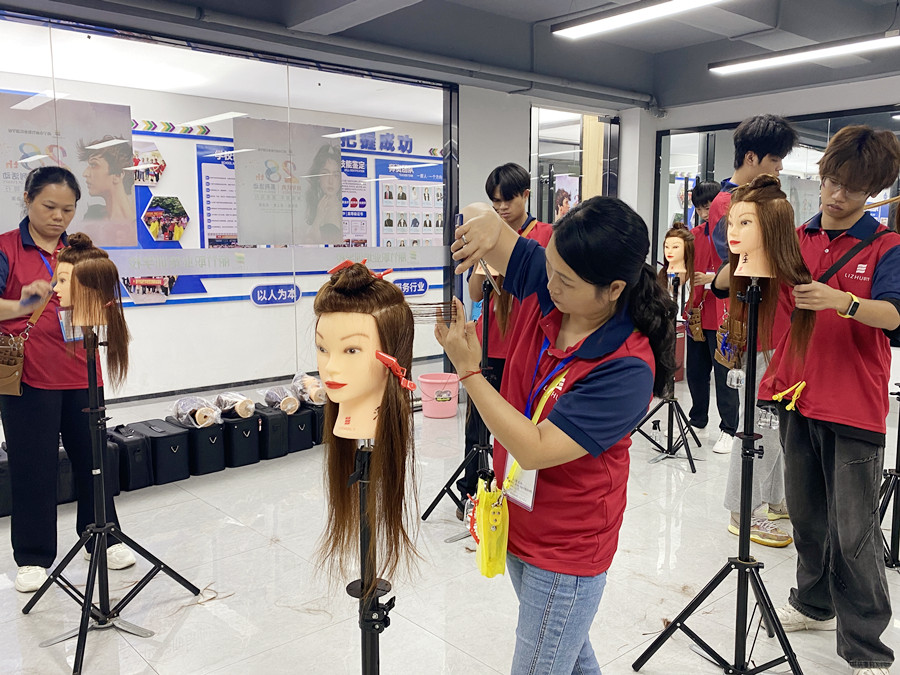 想在廣西學(xué)女士剪發(fā)，廣西美發(fā)怎么招生