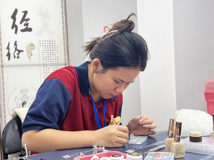 冰粉蝴蝶美甲，南寧美甲技能大賽作品解析