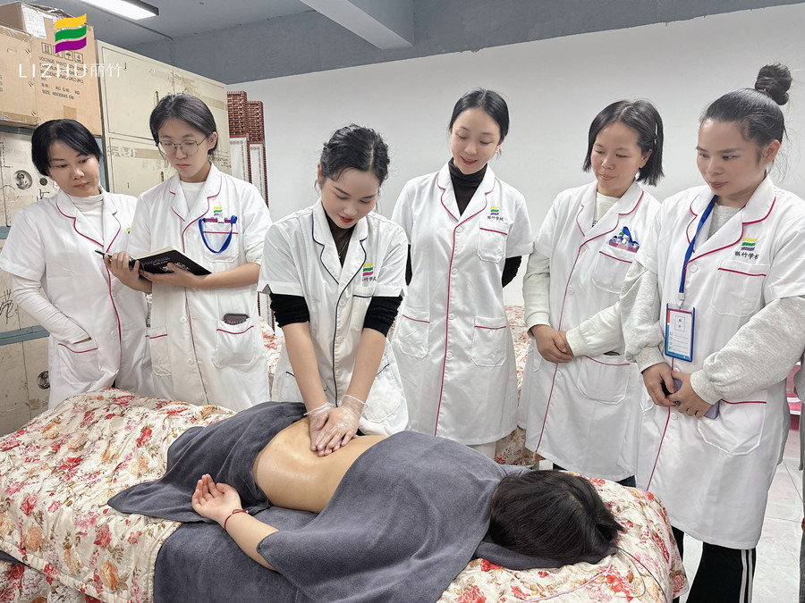 腹部管理，南寧美容健康管理學(xué)校分享