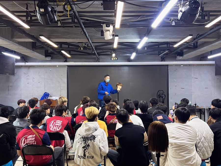 男士發(fā)型手法示范課堂，南寧剪發(fā)學(xué)習(xí)