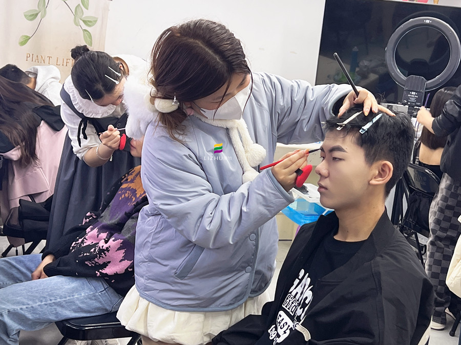 0基礎(chǔ)化妝培訓(xùn) | 南寧化妝真人實操